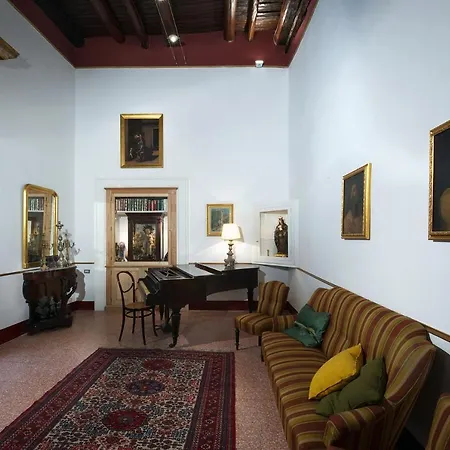 Domus Decumana Apartment *